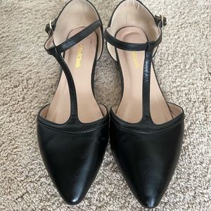 ModCloth black vegan leather T-strap flats
